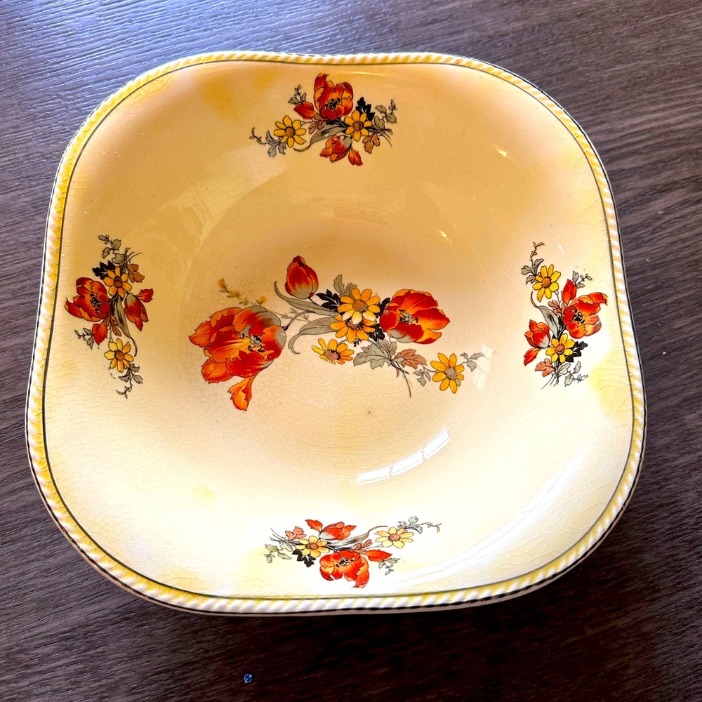 Crown Pottery serving bowl‎